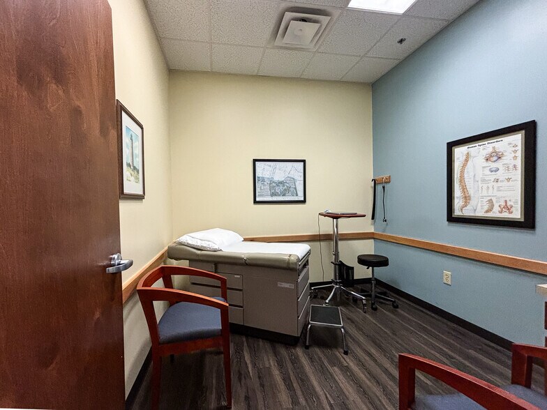 More Photos Of 329 Edwin Dr, Virginia Beach Medical For Lease