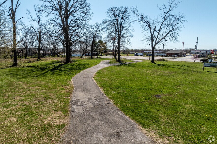 More Photos Of 577 S Main Street, Smiths Grove Land For Sale