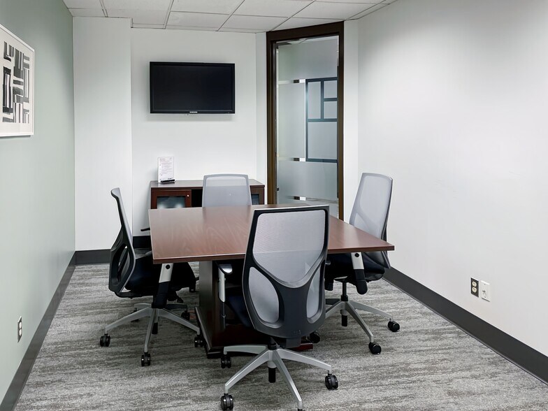 More Photos Of 651 Holiday Dr, Pittsburgh Coworking Space