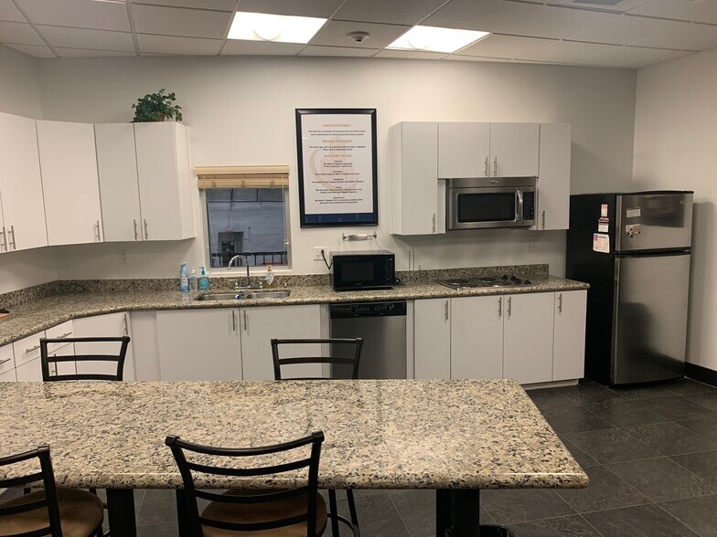 More Photos Of 3063 Outlet Center Dr, Sealy Flex For Sale