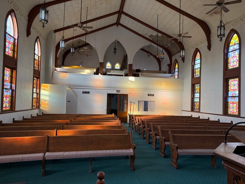 More Photos Of 601 S Superior St, Albion Specialty For Lease