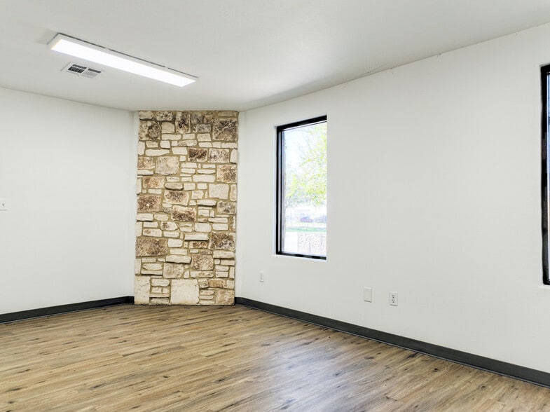 More Photos Of 5260 Rittiman Rd, San Antonio Light Distribution For Sale