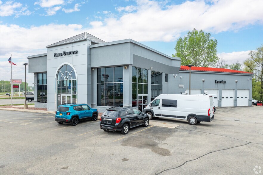 More Photos Of 3210 W Washington St, West Bend Auto Dealership For Lease