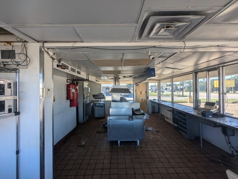 More Photos Of 1322 N 16th St, Orange Fast Food For Lease