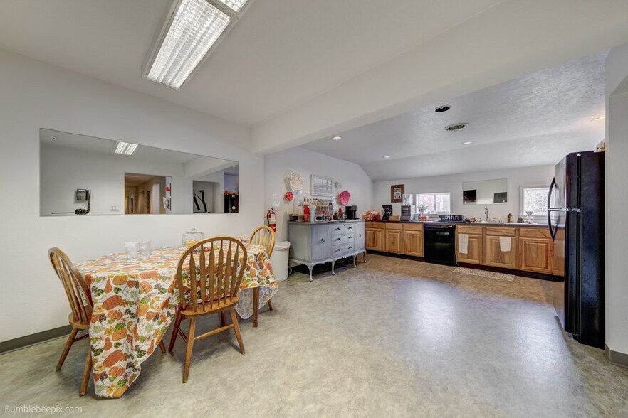 More Photos Of 106 Hutchinson Rd, Spokane Valley Industrial For Sale