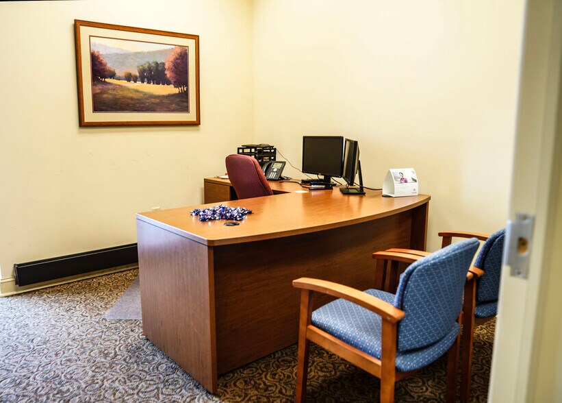 More Photos Of 102 Baughmans Ln, Frederick General Retail For Sale