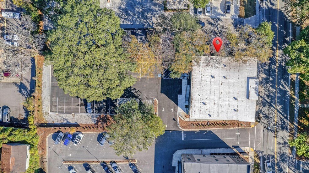 More Photos Of 208 N Cedar St, Summerville Office For Sale