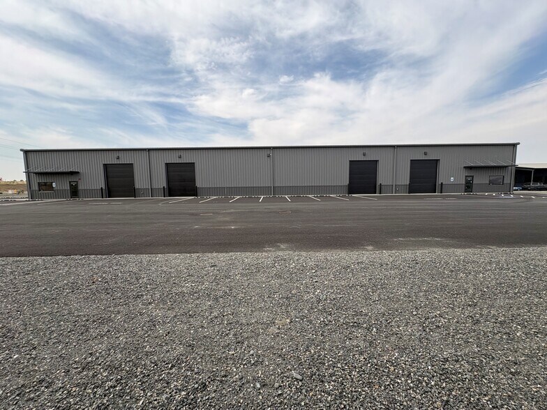 More Photos Of 2574 Henderson Loop, Richland Warehouse For Lease
