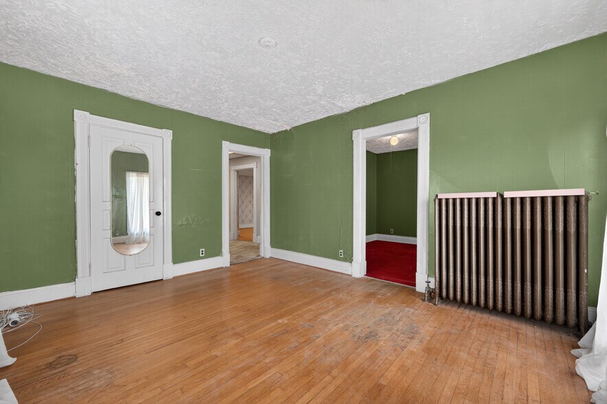 More Photos Of 209 N Main St, Belleville Medical For Sale