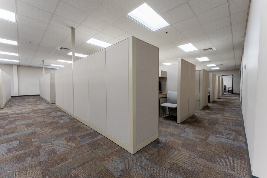 More Photos Of 1505 The Boardwalk, Huntsville Office For Sale