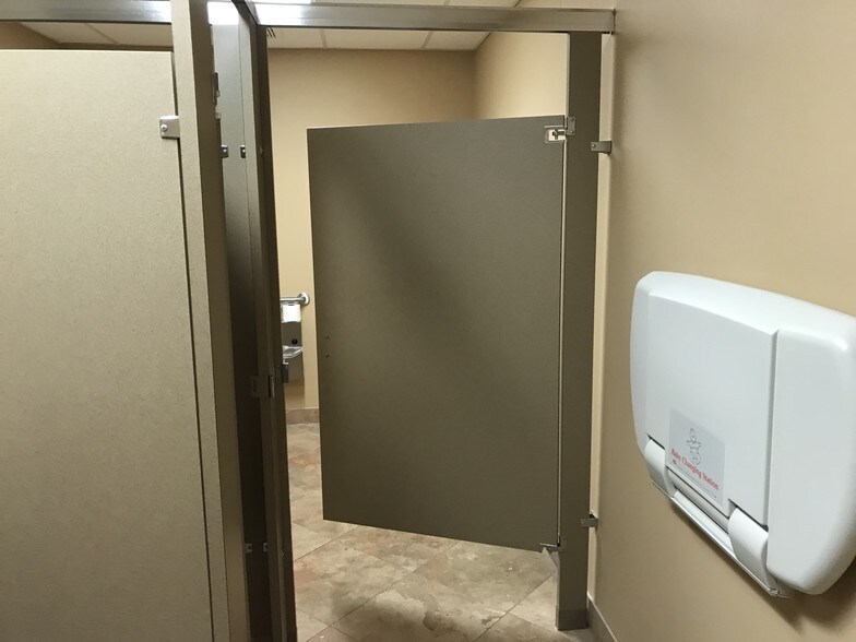 More Photos Of 2990 Gulf Breeze Pky, Gulf Breeze Medical For Lease