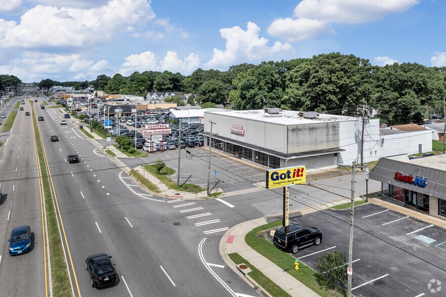 More Photos Of 6542 E Virginia Beach Blvd, Norfolk Freestanding For Lease