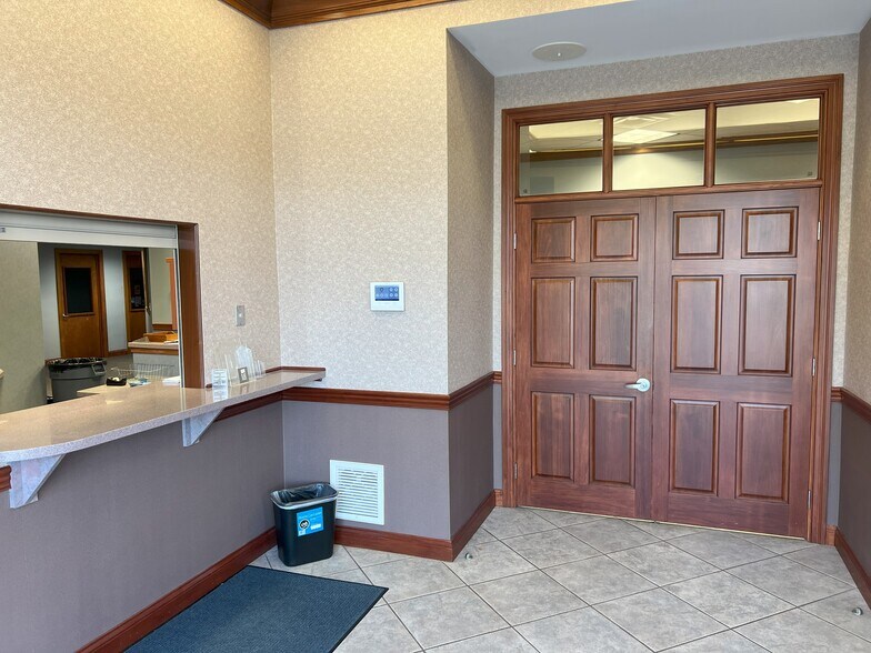 More Photos Of 8514-8518 N Dixie Dr, Dayton Medical For Sale