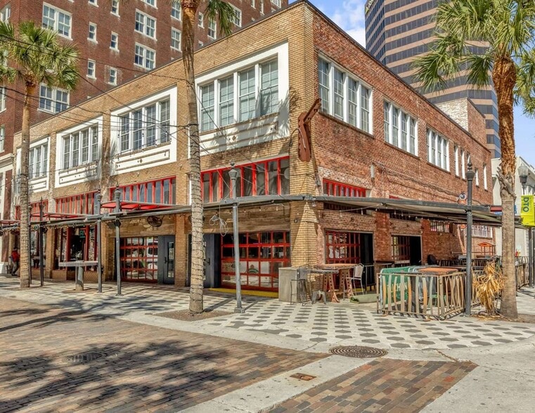 More Photos Of 25 Wall St, Orlando Bar For Lease