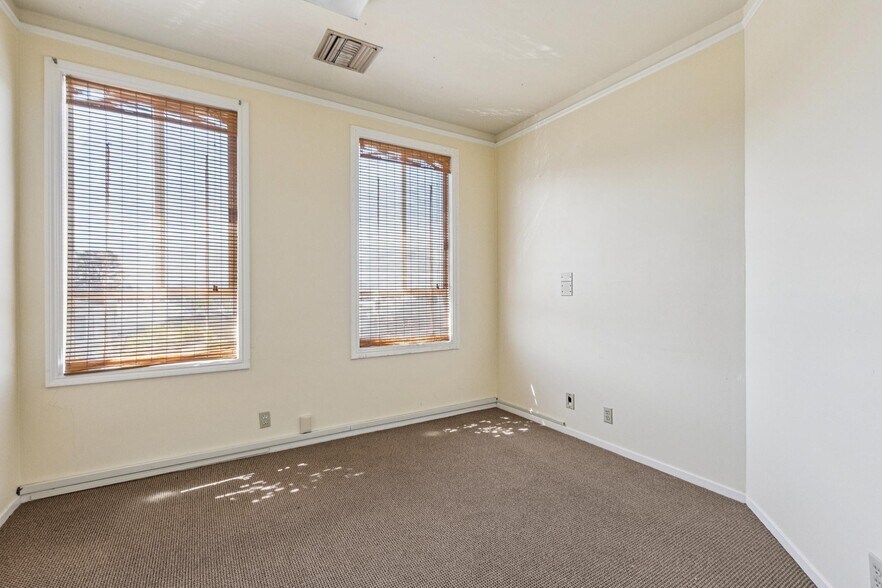 More Photos Of 2525-2533 Ocean Ave, San Francisco Storefront Retail Office For Sale