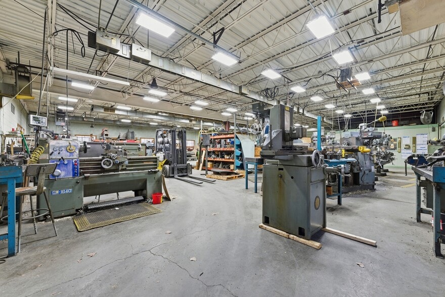 More Photos Of 330 Fuller Rd, Chicopee Distribution For Sale