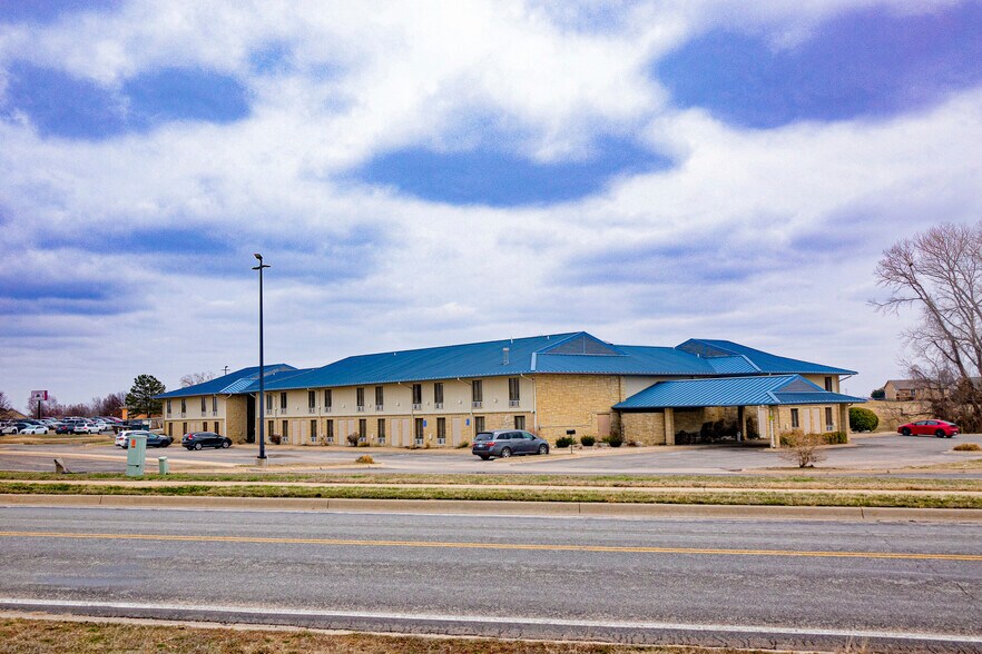 More Photos Of 3800 S Pike Rd, Winfield Hotel For Sale