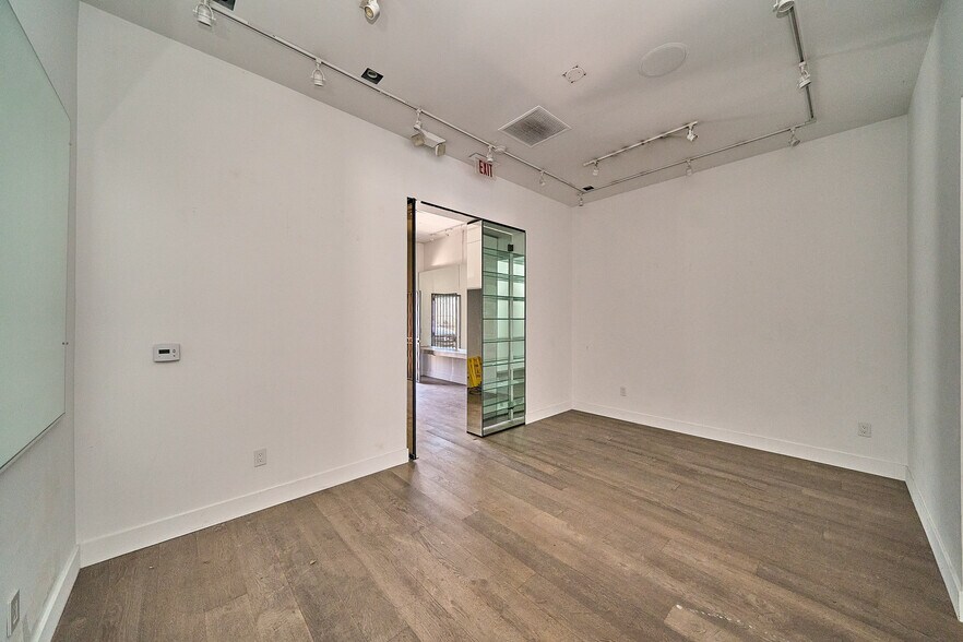More Photos Of 112-122 S Robertson Blvd, Los Angeles Storefront Retail Office For Sale