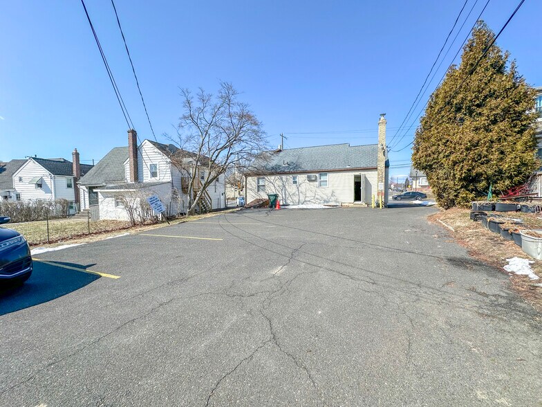 More Photos Of 1201 Easton Rd, Roslyn Medical For Lease