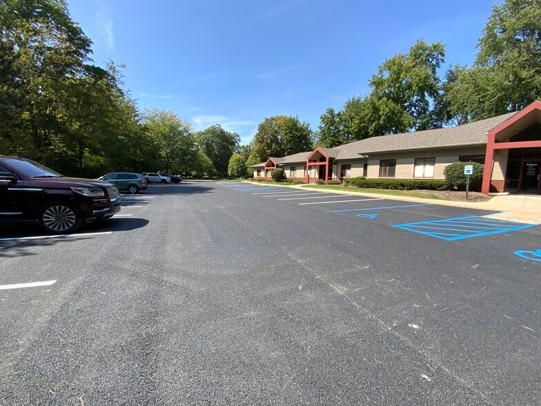 More Photos Of 3436-3500 Granite Cir, Toledo Medical For Lease