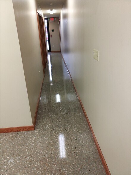 More Photos Of 3235 N 33rd St, Lincoln Warehouse For Lease