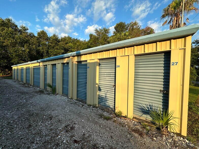 More Photos Of 160 Market St, Apalachicola Self Storage For Sale