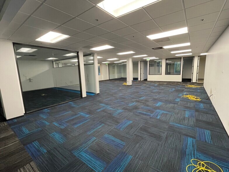 More Photos Of 26010 Mureau Rd, Calabasas Office For Lease