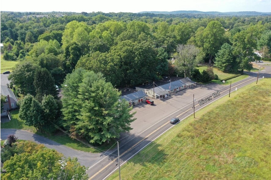 More Photos Of 1075-1077 River Rd, Washington Crossing Storefront Retail Office For Lease