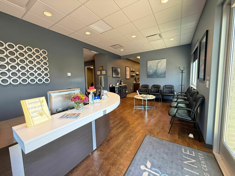 More Photos Of 3100 S National Ave, Springfield Office For Lease