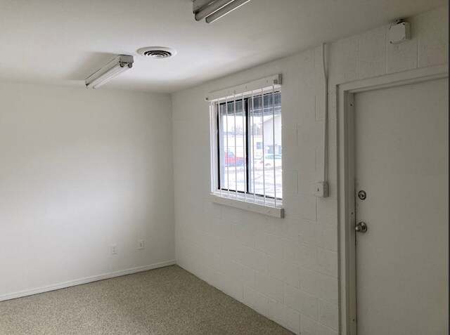 More Photos Of 601 E 44th St, Garden City Warehouse For Lease