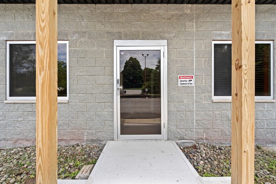 More Photos Of 4 Corwin Ct, Newburgh Medical For Sale