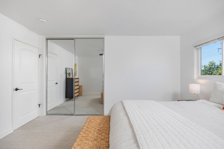 More Photos Of 1817 Euclid St, Santa Monica Apartments For Sale
