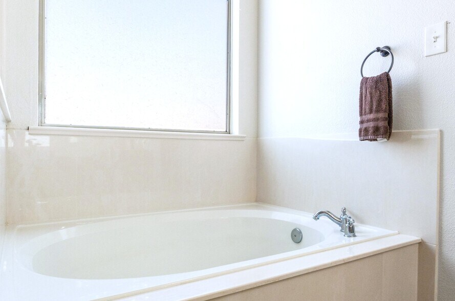 More Photos Of 200 Aldaba Cir NE, Rio Rancho Flex For Sale