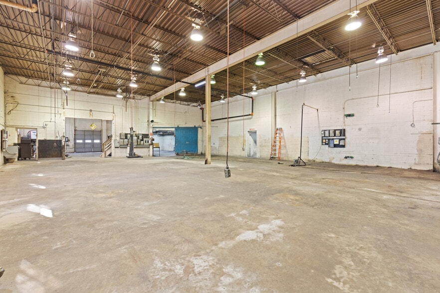 More Photos Of 35 4th Ave, Hawthorne Industrial For Sale