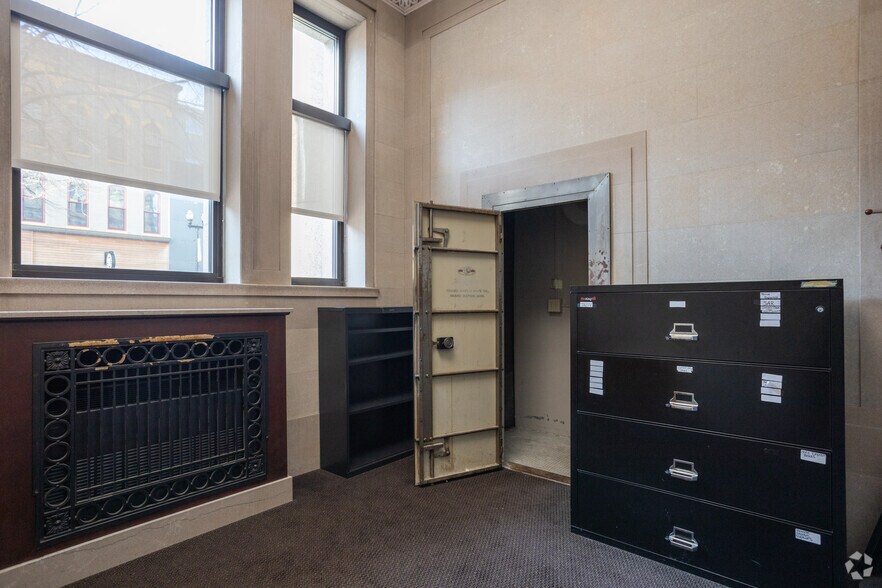 More Photos Of 60 Monroe Center NW, Grand Rapids Office Residential For Sale