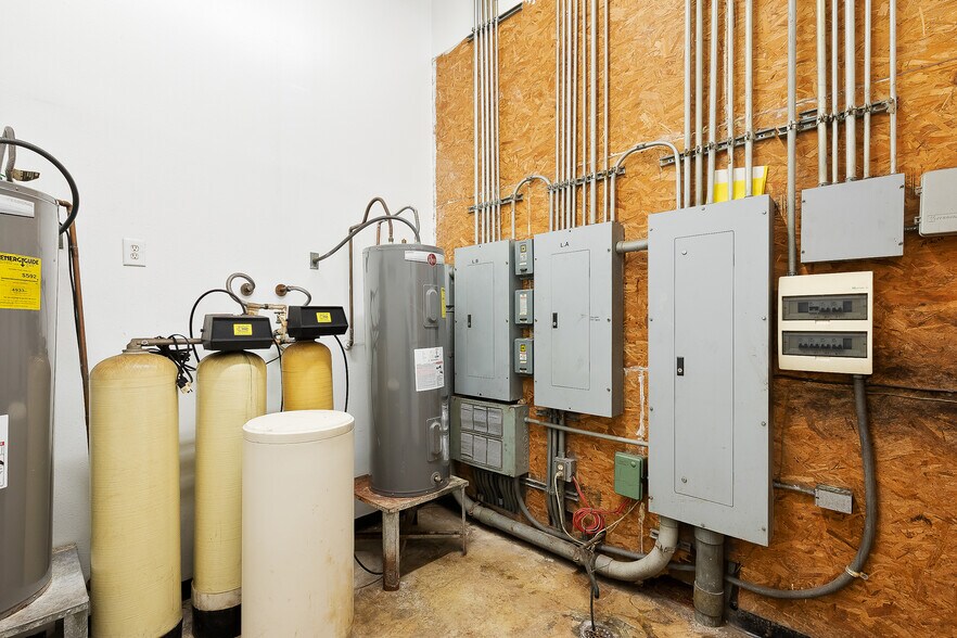 More Photos Of 700 W Sioux Rd, Pharr Warehouse For Sale