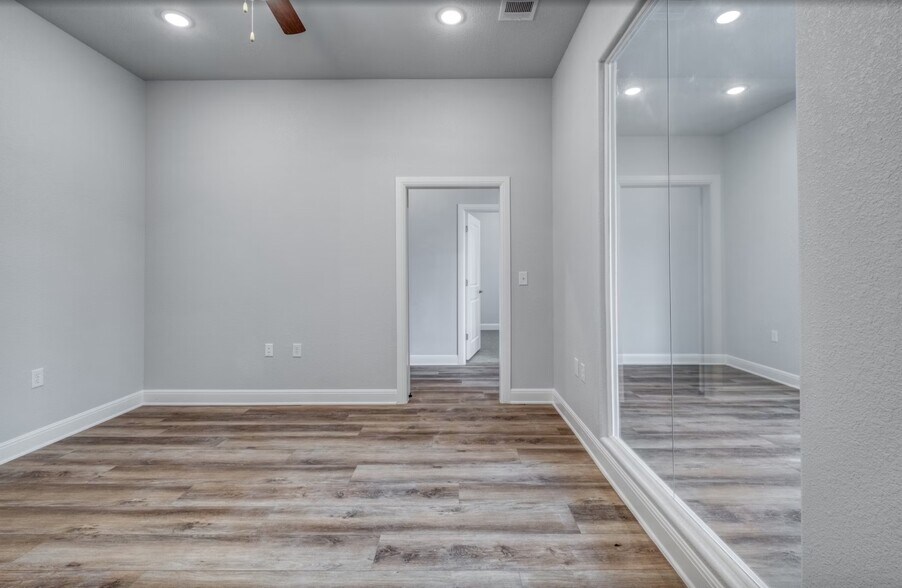 More Photos Of 2200 N A W Grimes Blvd, Round Rock Medical For Sale