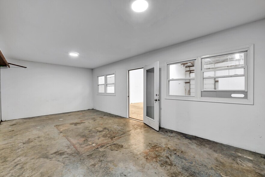 More Photos Of 73 Albe Dr, Newark Warehouse For Lease