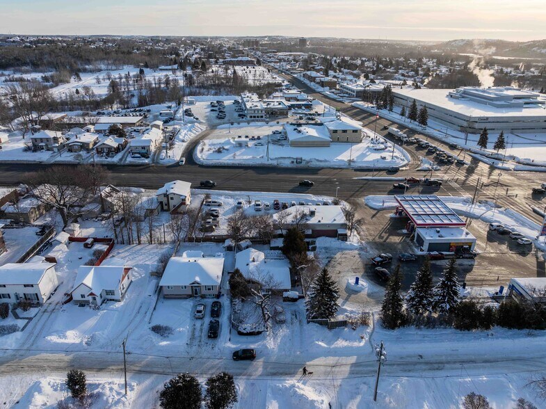 More Photos Of 1181 Notre Dame Av, Sudbury Restaurant For Lease