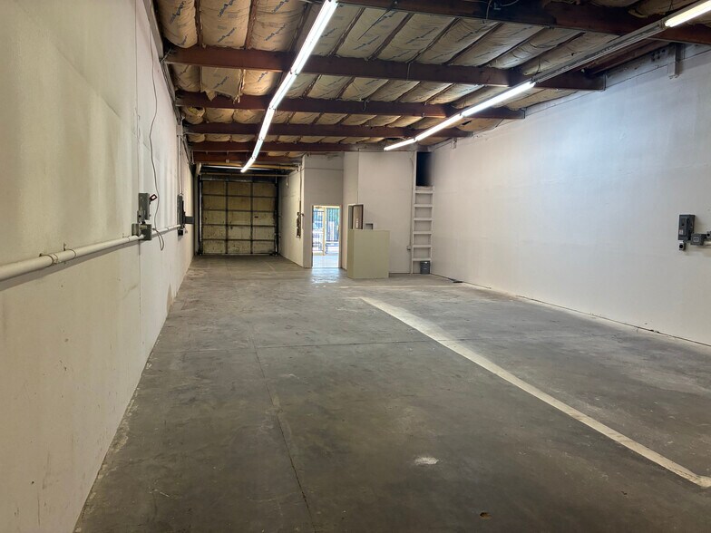 More Photos Of 1064 Woodland Ave, Modesto Warehouse For Lease
