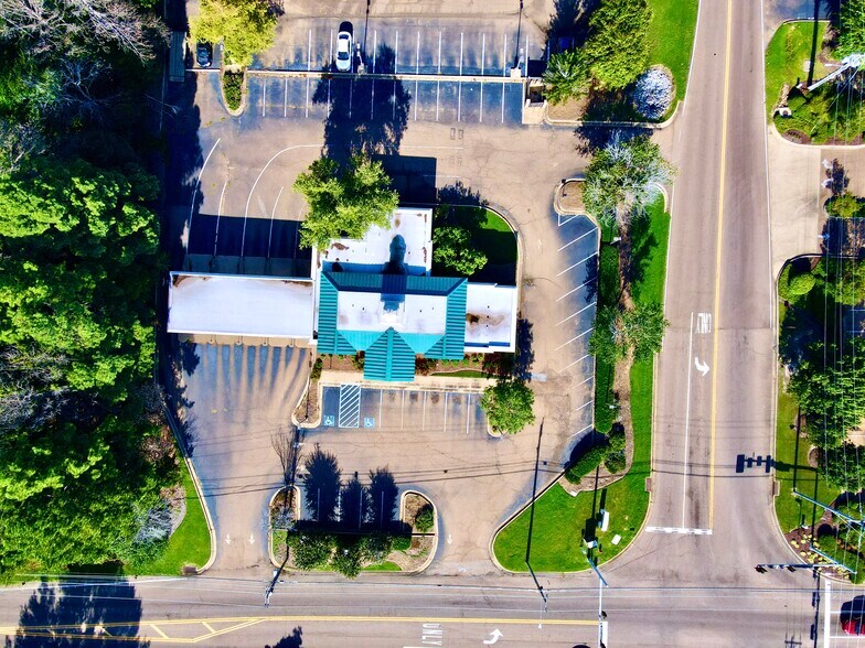 More Photos Of 740 S Pear Orchard Rd, Ridgeland Bank For Sale