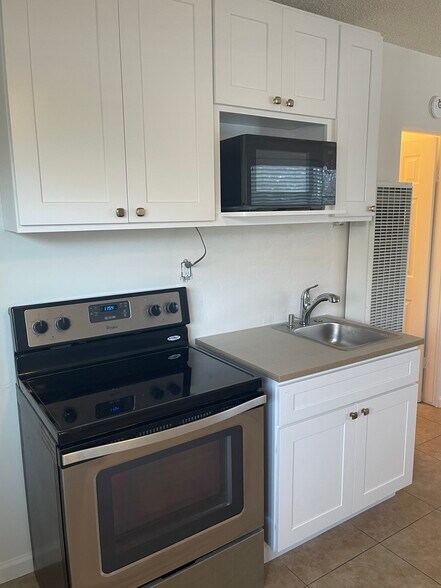 More Photos Of 588 E Mel Ave, Palm Springs Apartments For Sale