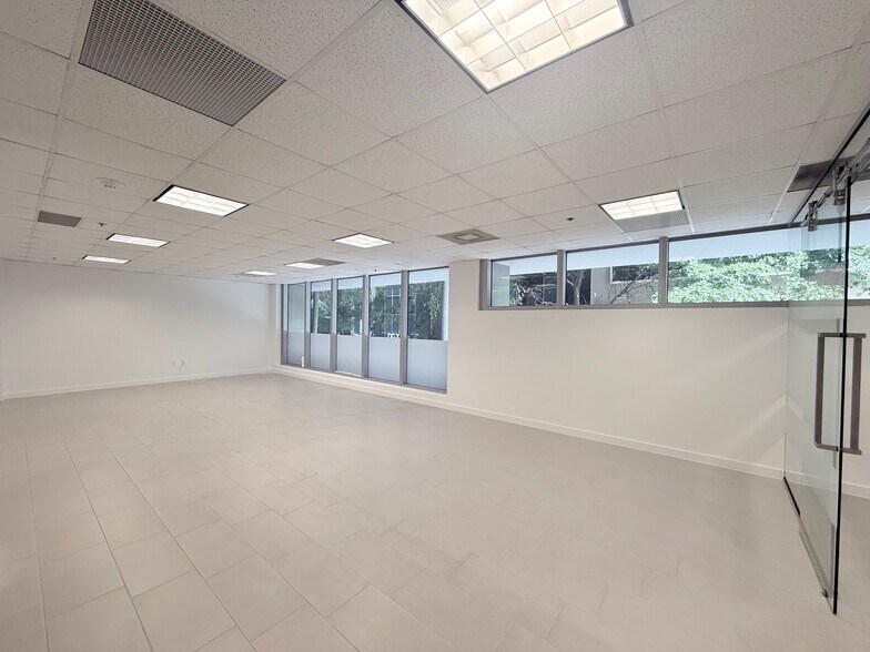 More Photos Of 150 SE 2nd Ave, Miami Office Residential For Lease