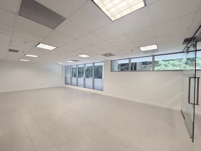 More Photos Of 150 SE 2nd Ave, Miami Office Residential For Sale