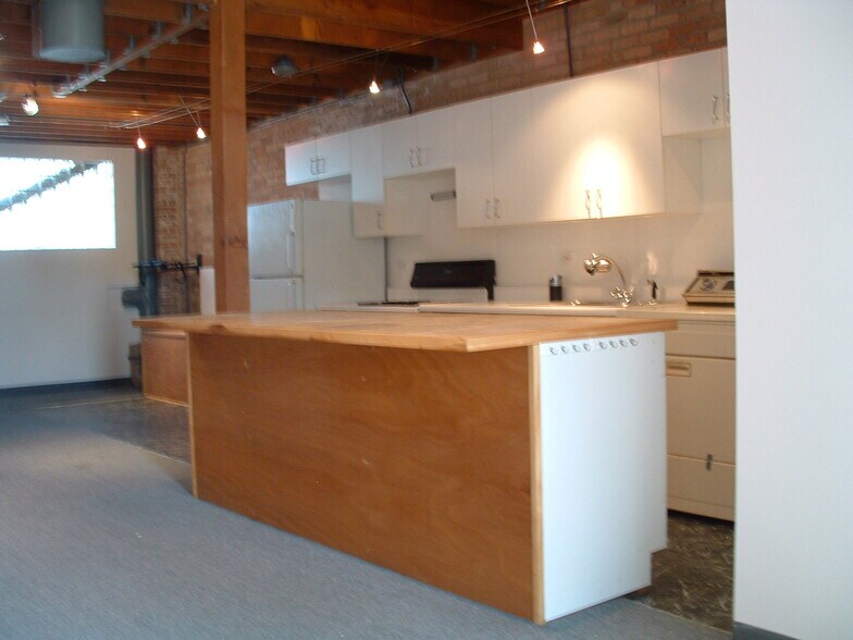 More Photos Of 1310-1324 Oakton St, Evanston Office For Lease