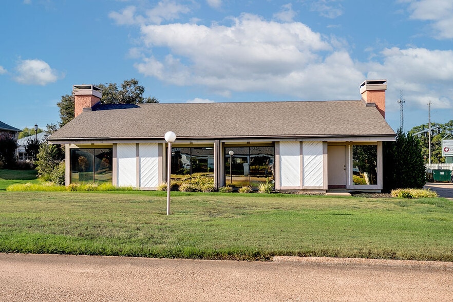 More Photos Of 2603 Browns Ln, Jonesboro Medical For Sale