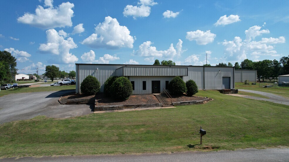 More Photos Of 143 Caggiano Dr, Gaffney Warehouse For Lease