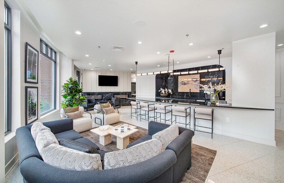 More Photos Of 120 N Cedar St, Charlotte Apartments For Lease