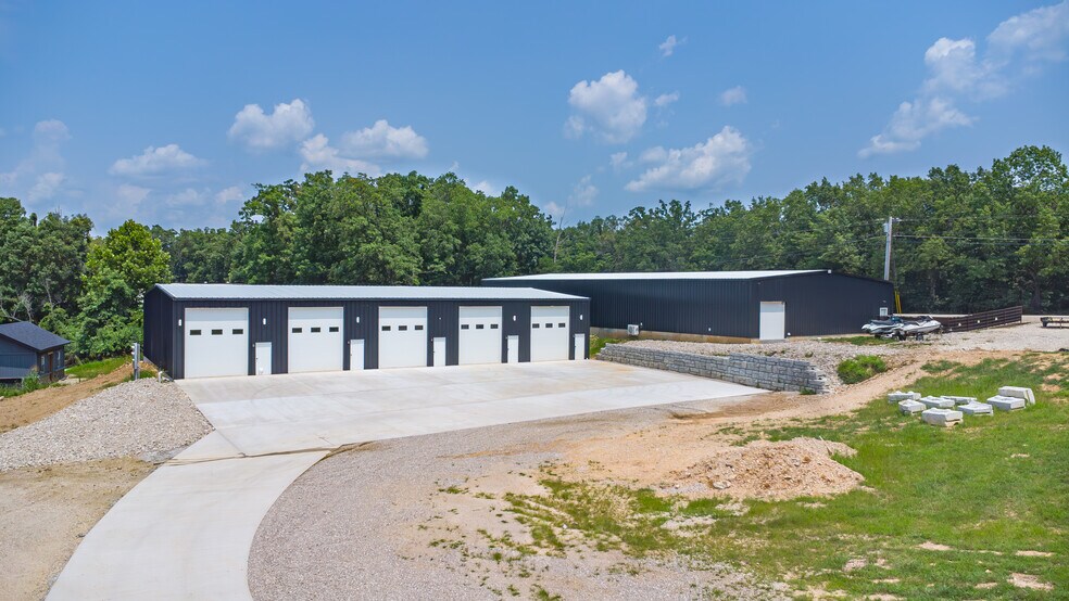 More Photos Of 100 Man Cave, Sunrise Beach Self Storage For Sale