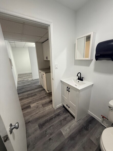 More Photos Of 6970 Wallis Rd, West Palm Beach Unknown For Lease